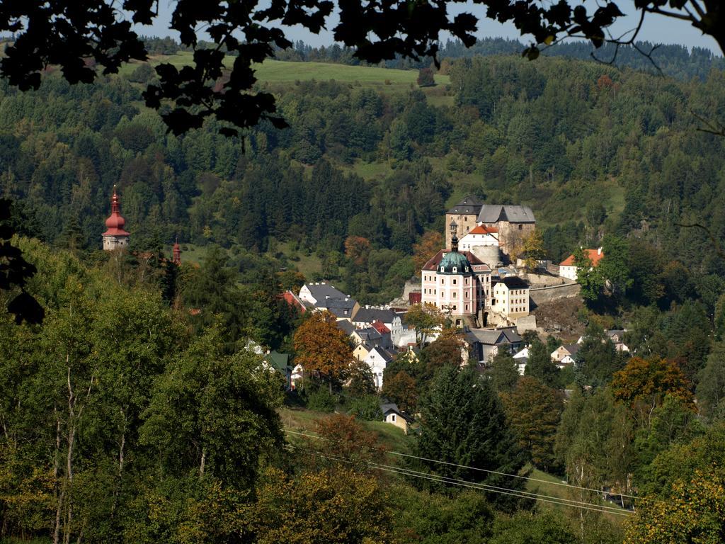Penzion - Restaurant U Zamku Bečov nad Teplou Eksteriør billede
