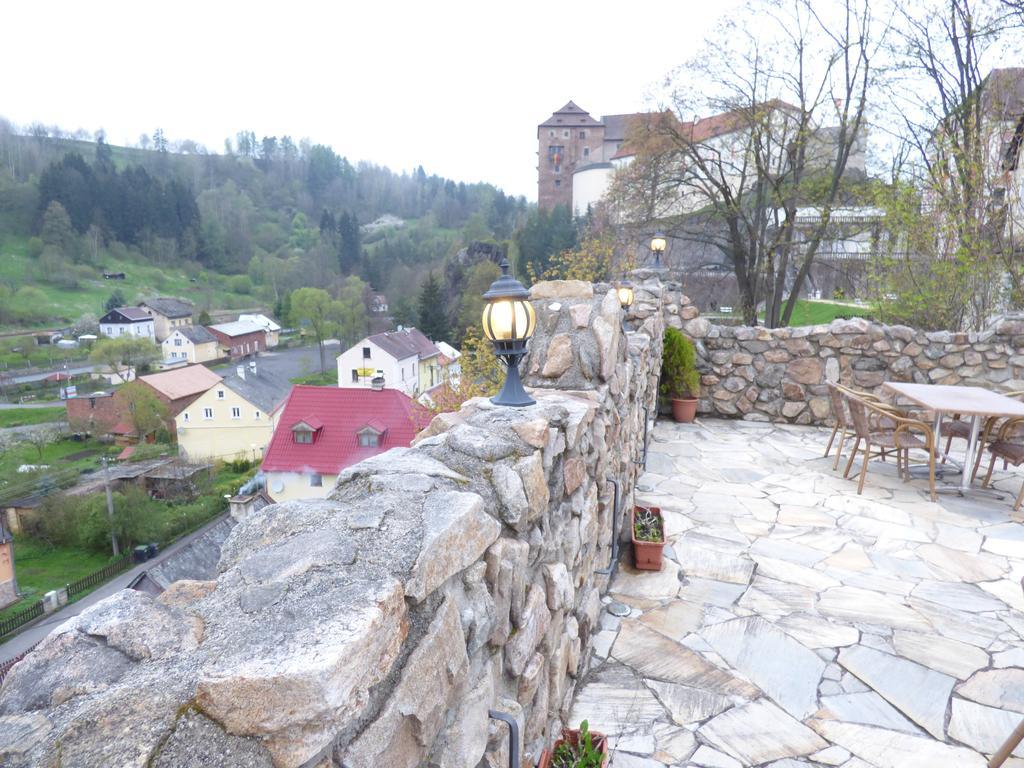 Penzion - Restaurant U Zamku Bečov nad Teplou Eksteriør billede