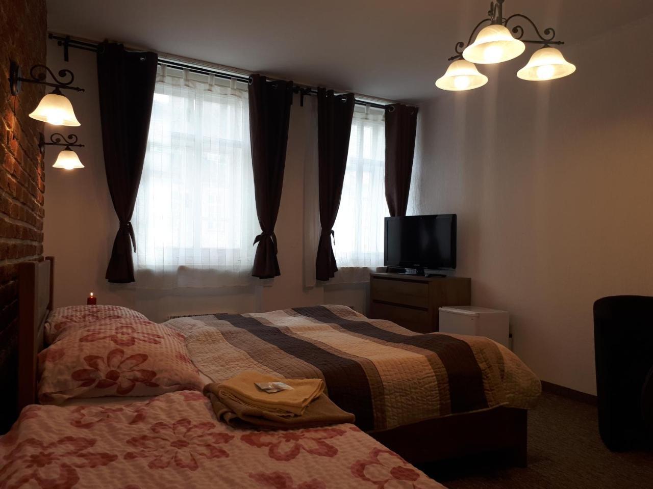 Penzion - Restaurant U Zamku Bečov nad Teplou Eksteriør billede