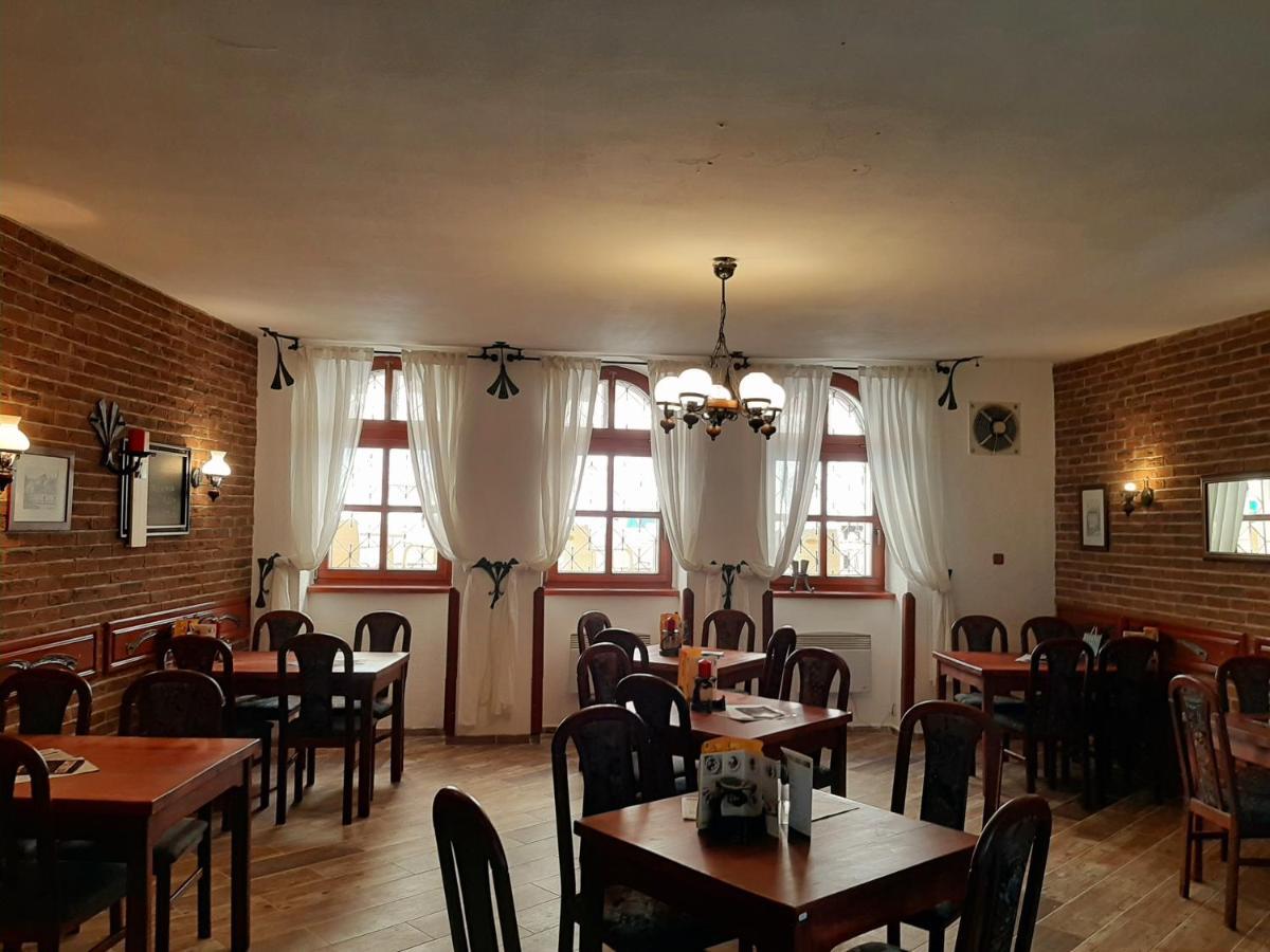 Penzion - Restaurant U Zamku Bečov nad Teplou Eksteriør billede